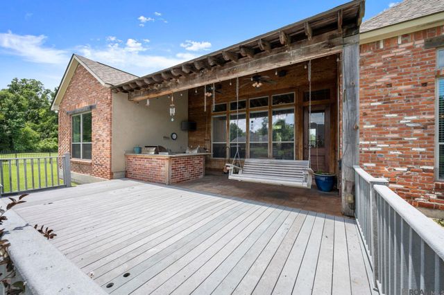12274 Oak Colony Dr, Geismar, LA 70734