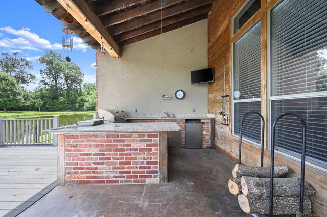 12274 Oak Colony Dr, Geismar, LA 70734