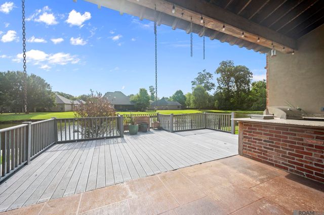 12274 Oak Colony Dr, Geismar, LA 70734