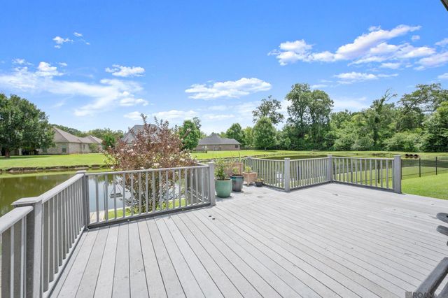12274 Oak Colony Dr, Geismar, LA 70734