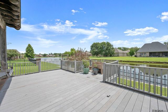 12274 Oak Colony Dr, Geismar, LA 70734