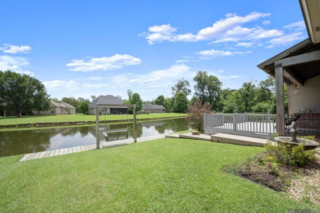 12274 Oak Colony Dr, Geismar, LA 70734