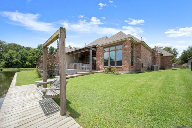 12274 Oak Colony Dr, Geismar, LA 70734
