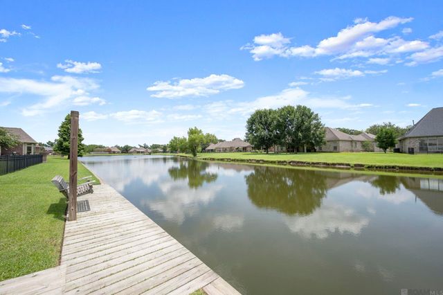 12274 Oak Colony Dr, Geismar, LA 70734
