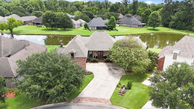 12274 Oak Colony Dr, Geismar, LA 70734