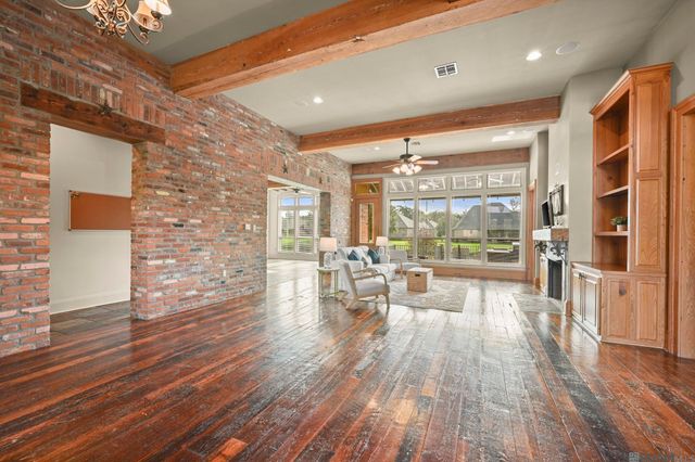 12274 Oak Colony Dr, Geismar, LA 70734