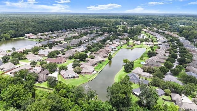 12274 Oak Colony Dr, Geismar, LA 70734