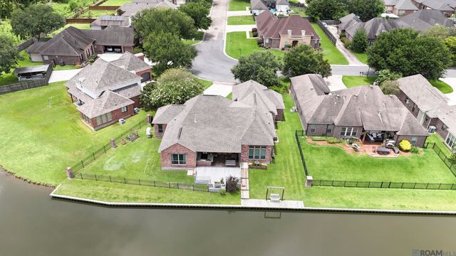 12274 Oak Colony Dr, Geismar, LA 70734