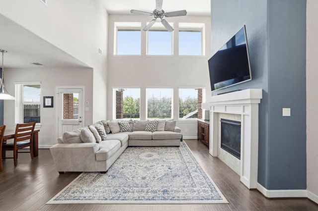 7618 Trailing Oaks Drive, Spring, TX 77379