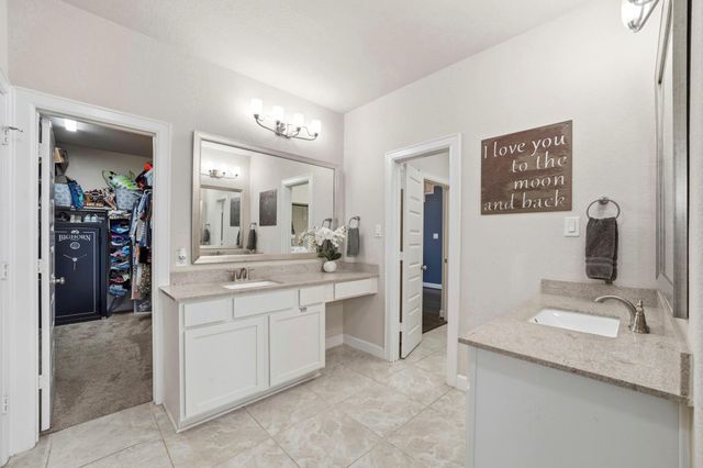 7618 Trailing Oaks Drive, Spring, TX 77379