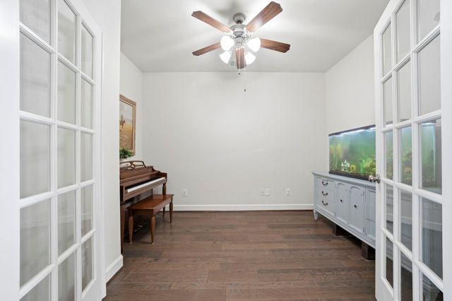 7618 Trailing Oaks Drive, Spring, TX 77379