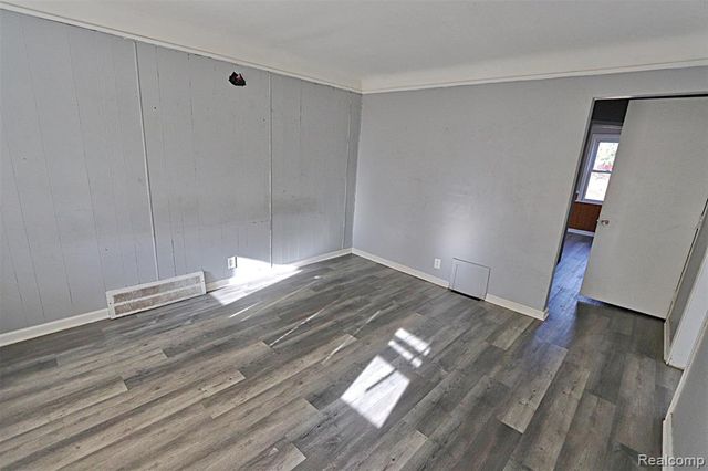 20588 Kinloch, Redford, MI 48240