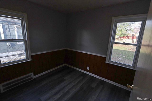 20588 Kinloch, Redford, MI 48240