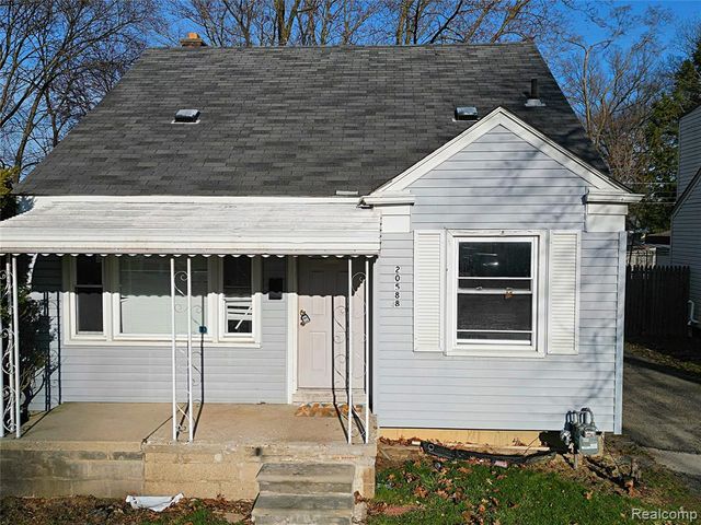 20588 Kinloch, Redford, MI 48240