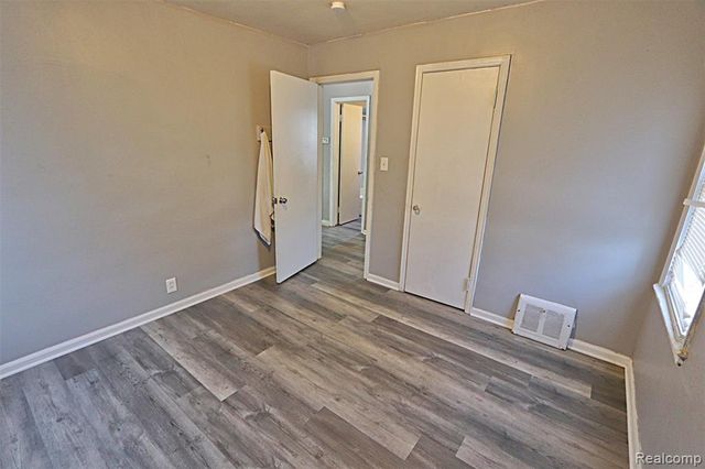 20588 Kinloch, Redford, MI 48240