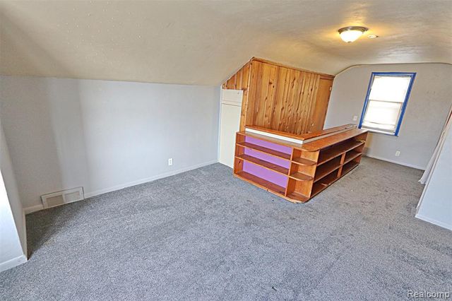 20588 Kinloch, Redford, MI 48240