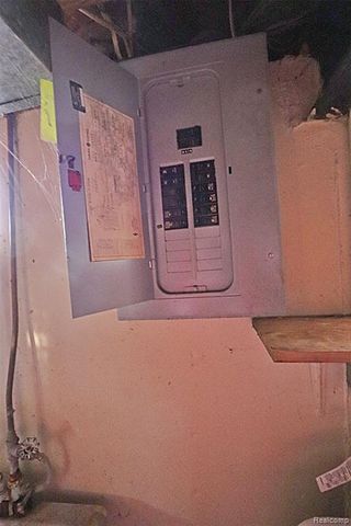 20588 Kinloch, Redford, MI 48240