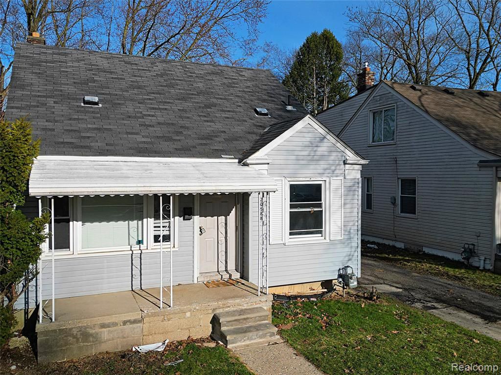 20588 Kinloch, Redford, MI 48240