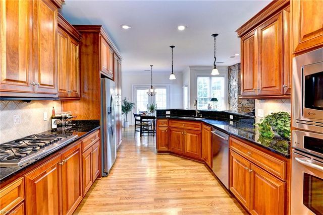 159 Nottinghamshire, Williamsburg, VA 23188