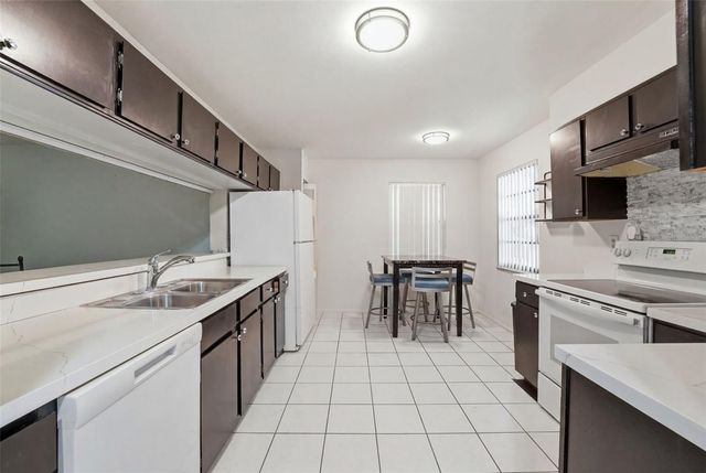 5080 BARRINGTON CIRCLE 3102, Sarasota, FL 34234