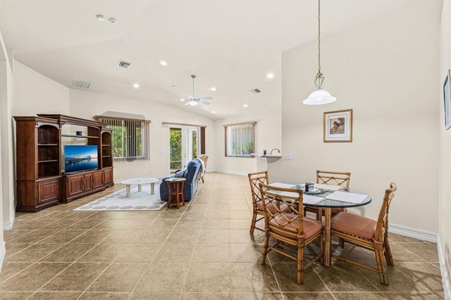 6223 Dorchester Way, Vero Beach, FL 32966