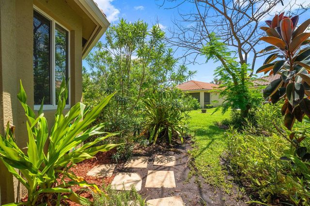 6223 Dorchester Way, Vero Beach, FL 32966