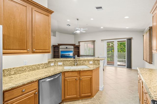 6223 Dorchester Way, Vero Beach, FL 32966