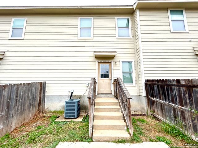 6404 ATTUCKS LN, San Antonio, TX 78238