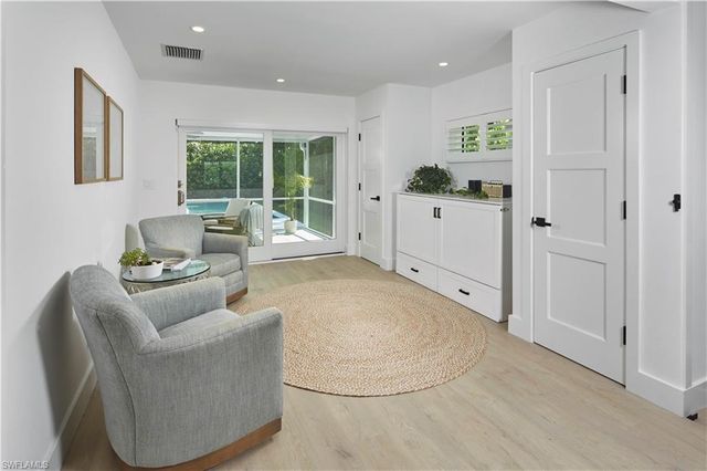 1080 13th ST N, Naples, FL 34102