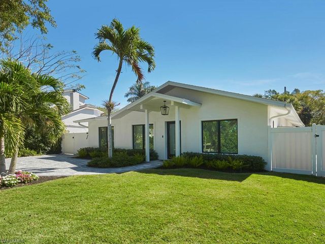 1080 13th ST N, Naples, FL 34102