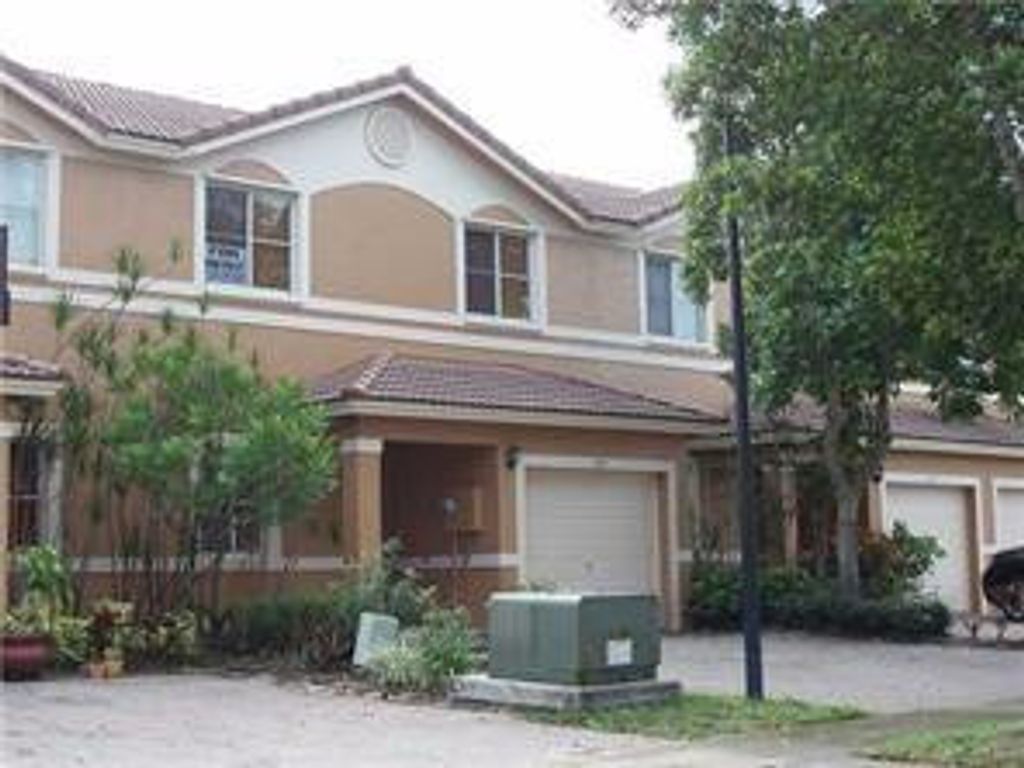 2120 NW 99th Way, Sunrise, FL 33322