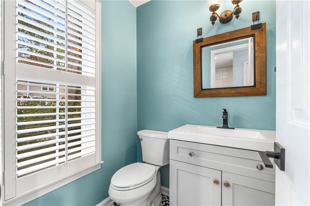 2751 Farmstead SE Road, Smyrna, GA 30080