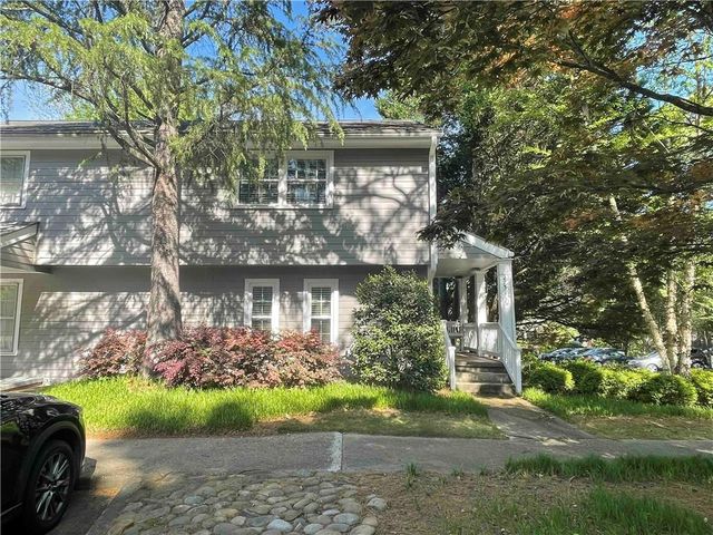 2751 Farmstead SE Road, Smyrna, GA 30080