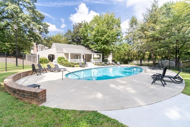 2751 Farmstead SE Road, Smyrna, GA 30080