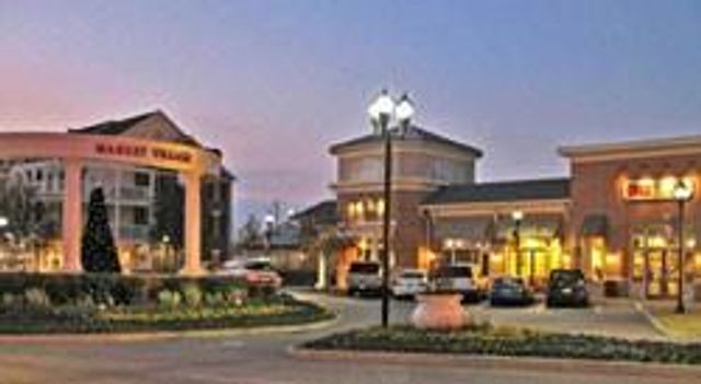 2751 Farmstead SE Road, Smyrna, GA 30080