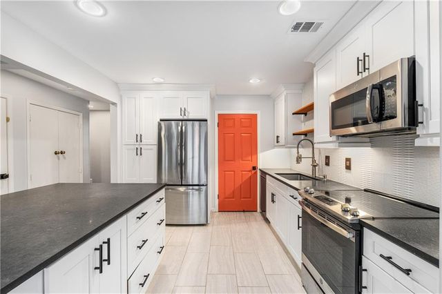 2751 Farmstead SE Road, Smyrna, GA 30080