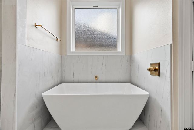 2945 Salado Creek Dr., Tyler, TX 75703