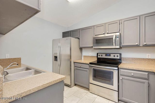 3811 AUTUMN LEAF Court, Jacksonville, FL 32246