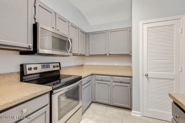 3811 AUTUMN LEAF Court, Jacksonville, FL 32246