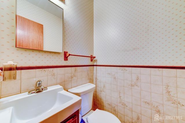 28 Chipper Drive, South Brunswick, NJ 08824