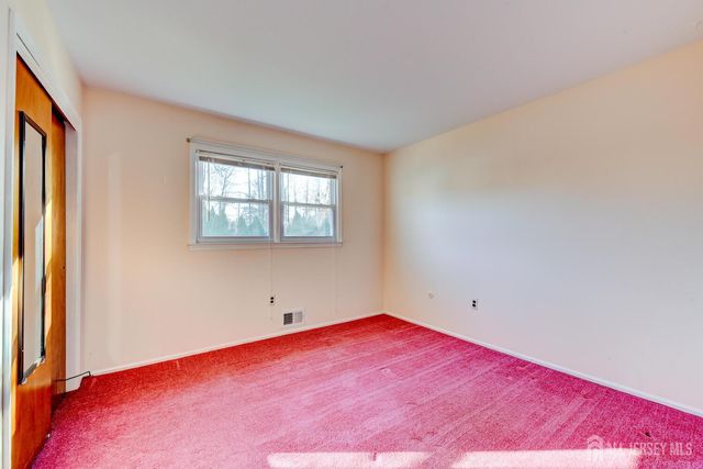 28 Chipper Drive, South Brunswick, NJ 08824