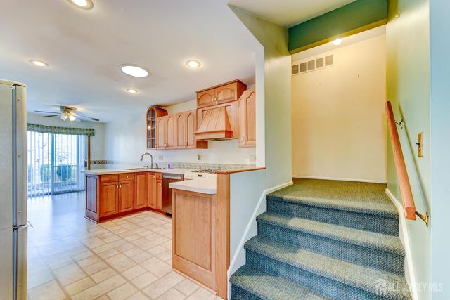 28 Chipper Drive, South Brunswick, NJ 08824