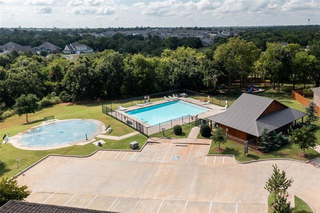 905 NW 189th Circle, Edmond, OK 73012