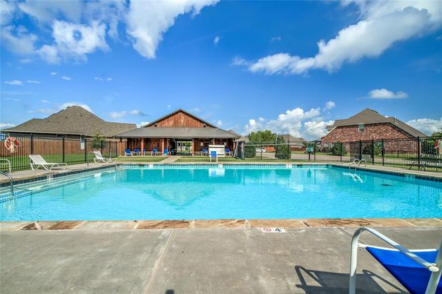905 NW 189th Circle, Edmond, OK 73012