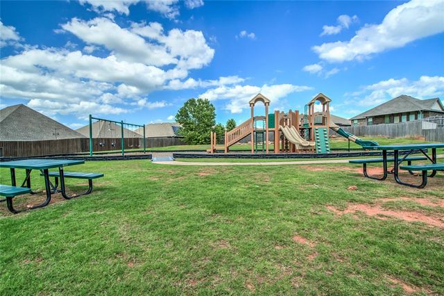 905 NW 189th Circle, Edmond, OK 73012