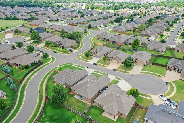 905 NW 189th Circle, Edmond, OK 73012