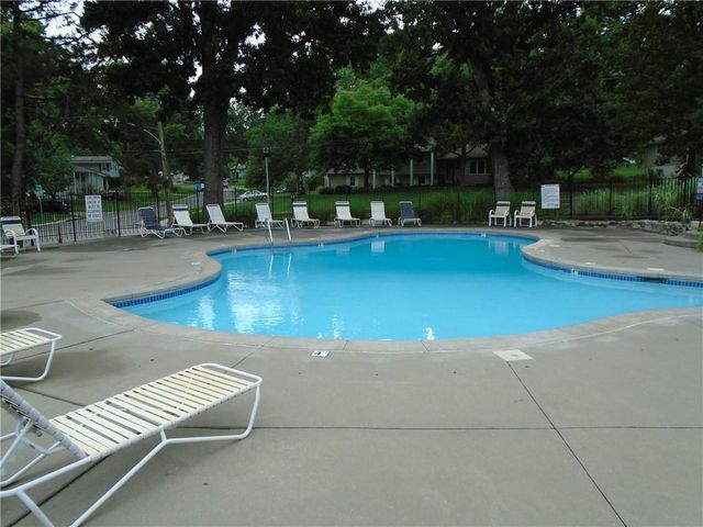 7240 Mastin Street, Merriam, KS 66203