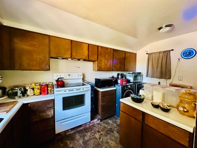 176 Rusk Lane, Redway, CA 95560