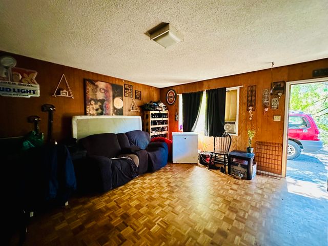 176 Rusk Lane, Redway, CA 95560