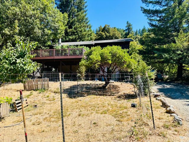 176 Rusk Lane, Redway, CA 95560